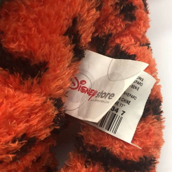 Tigger plush holding picture frame - Picture 5 of 5